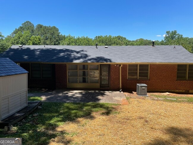 Building Photo - 3050 Rebecca Dr SW