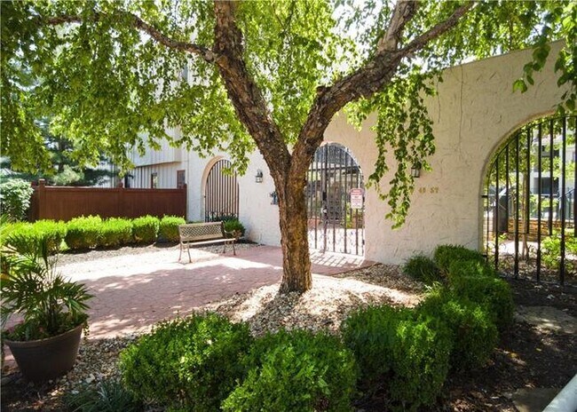 Building Photo - West Plaza Resort-Style  Living