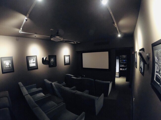 Building Photo - 1131 Stringers Ridge Rd