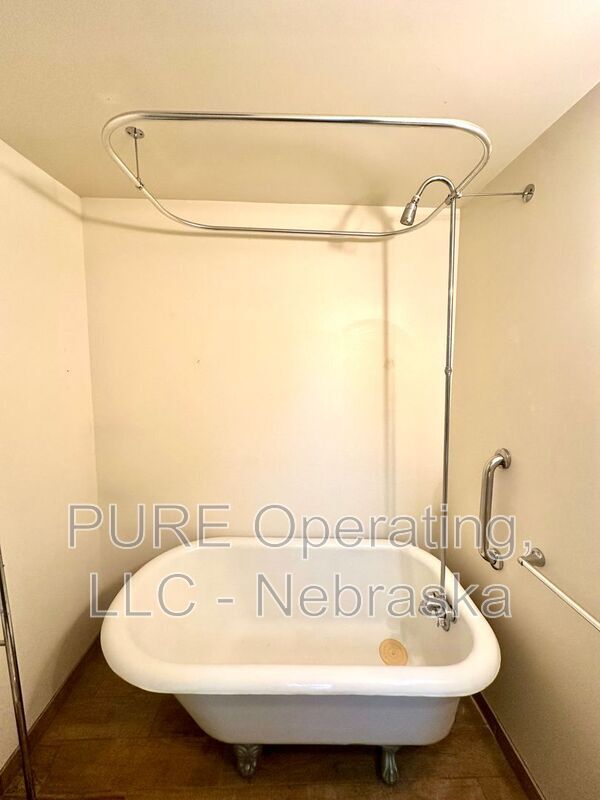 Building Photo - 2046 N 69th St