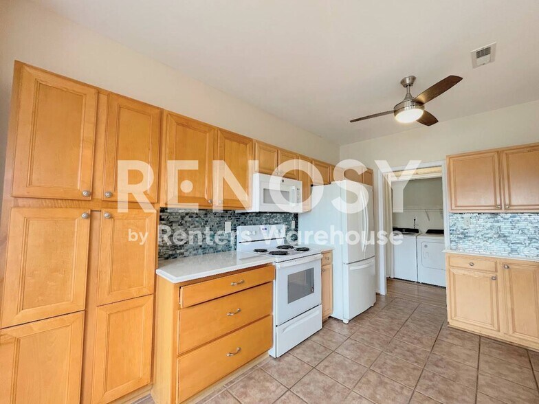 Building Photo - 5520 Summer Crescent