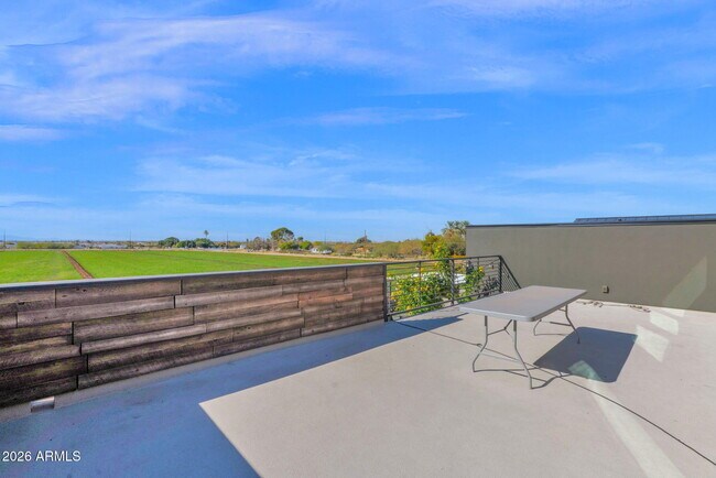 Building Photo - 8430 S 10th Ln