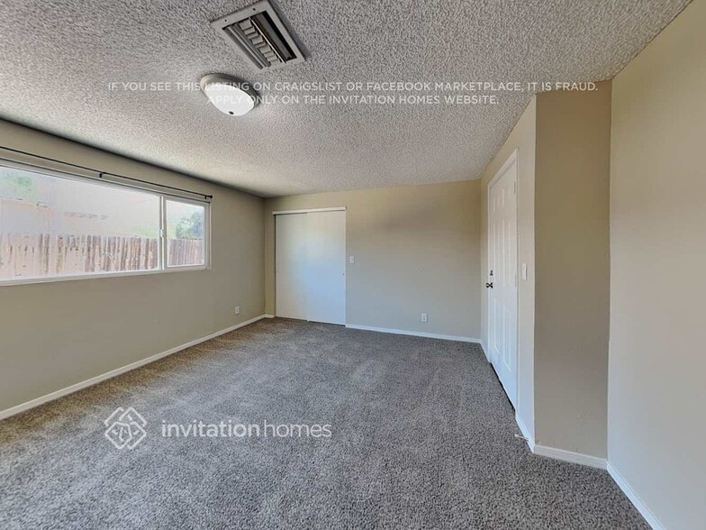 Building Photo - 2713 E Juniper Ave