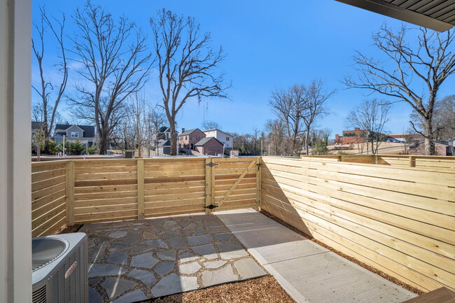 Building Photo - Medford Mews