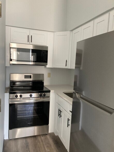 Building Photo - 2513 Frankford Ave