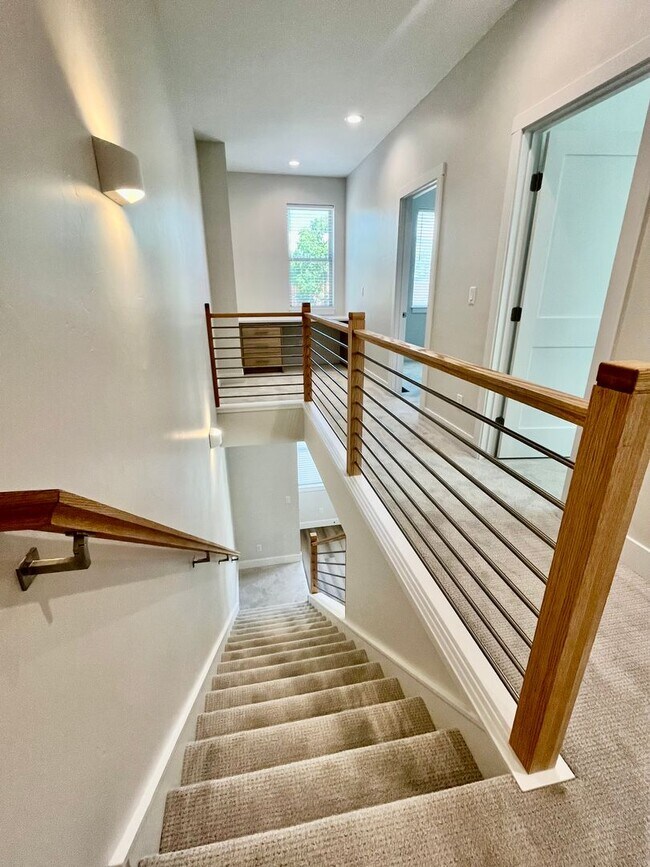 Building Photo - 105 Park Ave