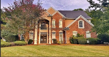 Building Photo - 245 Lockmeade Way
