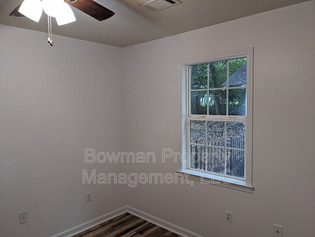 Building Photo - 255 Midway Rd