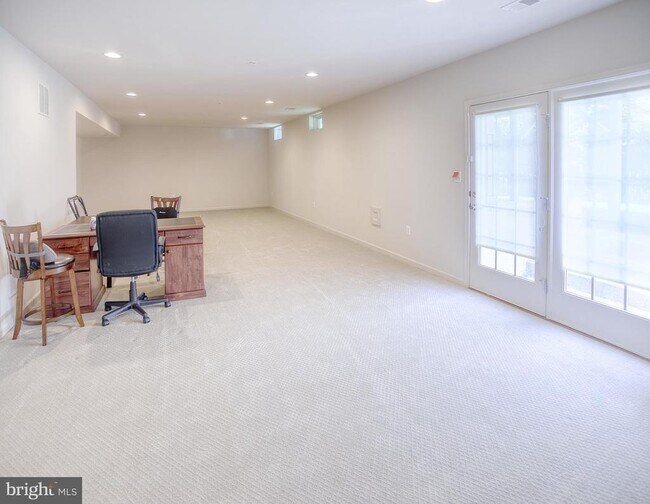 Building Photo - 13336 Redspire Dr