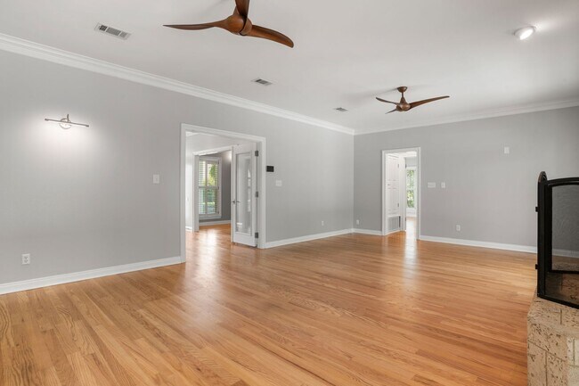 Building Photo - 3116 Brittany Pl