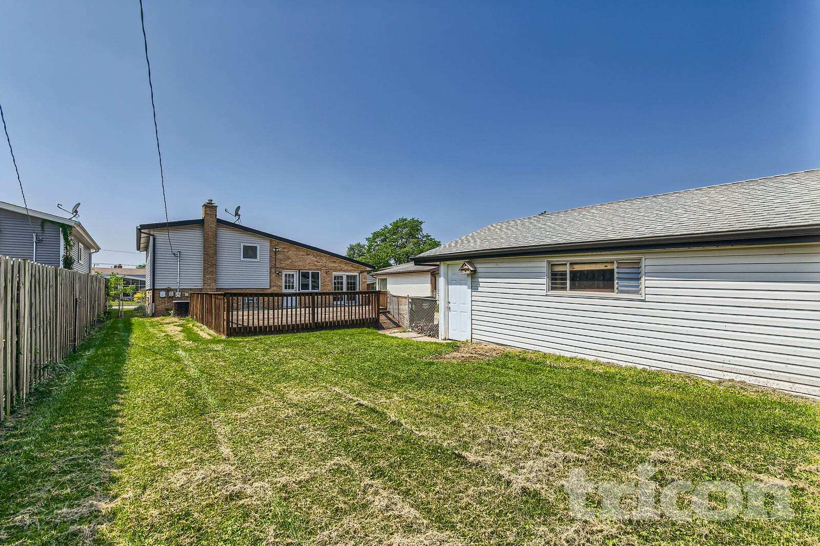 Building Photo - 8147 N Chester Ave