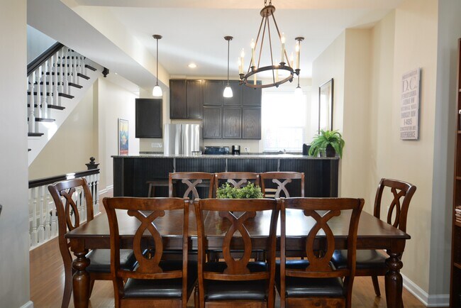 Building Photo - 118 3rd St SE