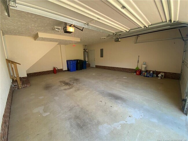 Building Photo - 6501 Ryefield Dr