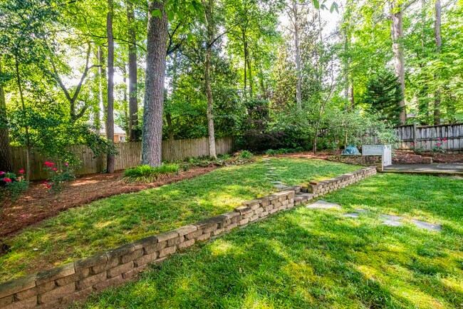 Building Photo - 2291 Strathmore Dr NE
