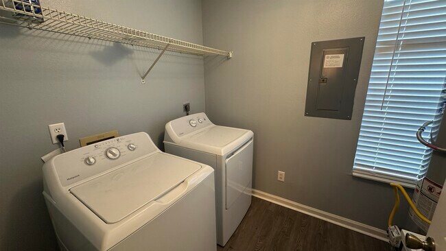 Building Photo - 4085 Remer Ct