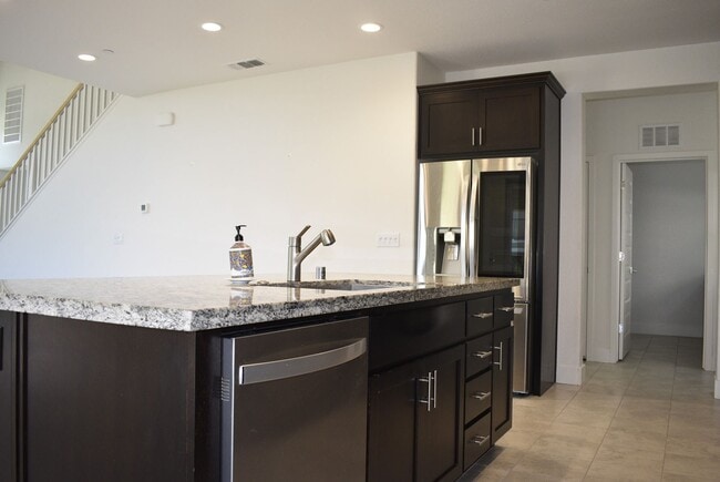 Building Photo - 6000 Danwood Dr