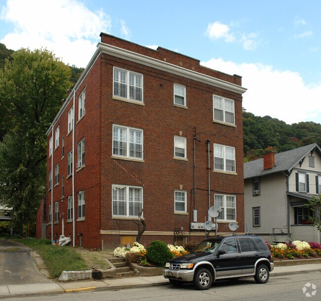 Primary Photo - 2312 Washington St E