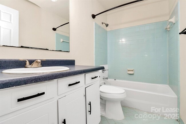 Building Photo - 8201 Hemby Wood Dr