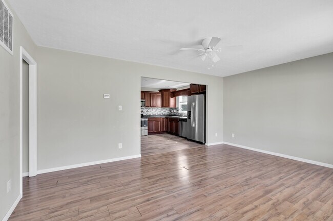 Building Photo - Donerail Way