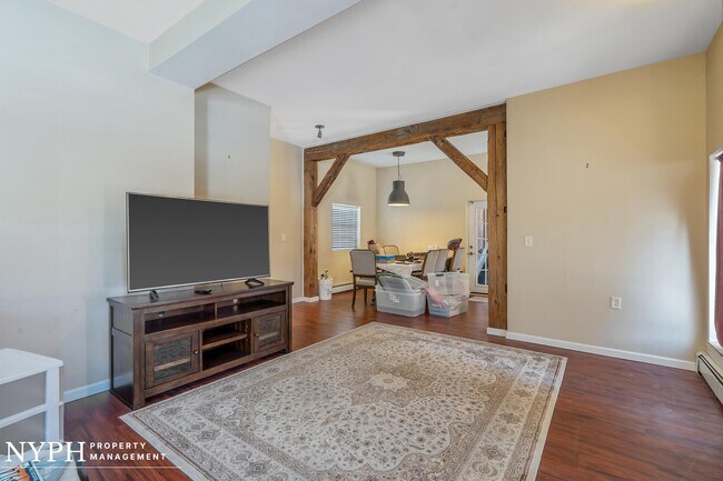 Building Photo - 5113 Cedarvale Rd