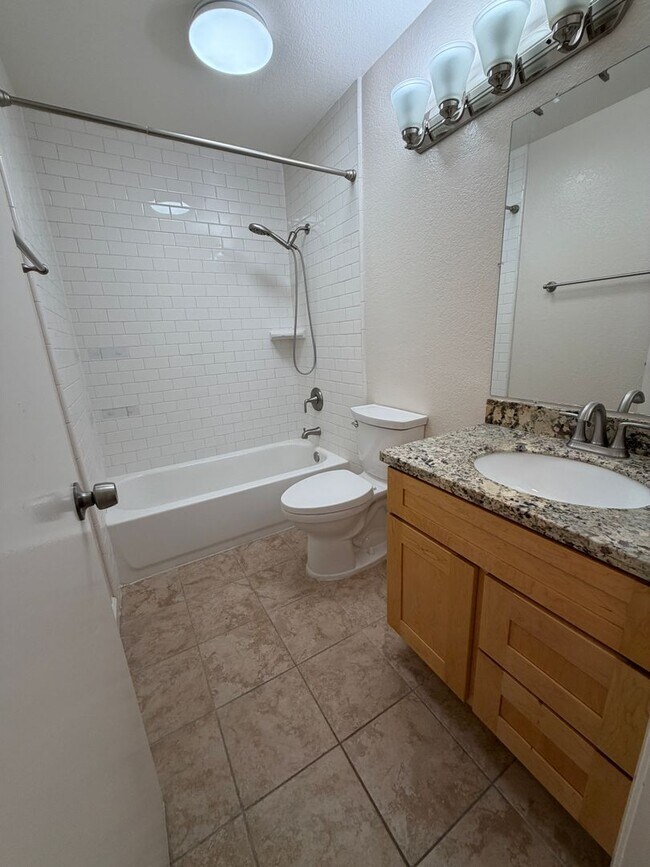 Building Photo - 1665 Braddock Ct