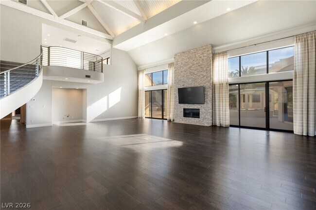 Building Photo - 13 Dovetail Cir