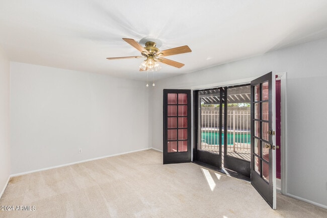 Building Photo - 1835 E Yale Dr