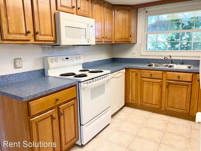 Building Photo - 2 br, 1 bath House - 2419 Harn Blvd