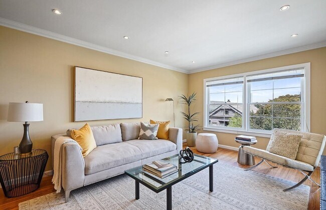 Building Photo - 16-18-18 Hoffman Ave