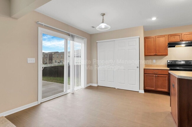 Building Photo - 7449 Sugarbark Dr