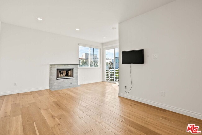 Building Photo - 30 Galleon St