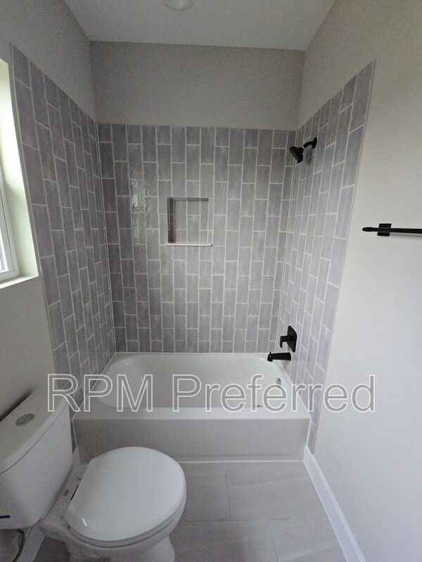 Building Photo - 3206 Bostic St