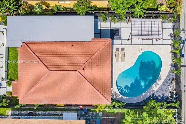 Building Photo - 1731 NE 172nd St