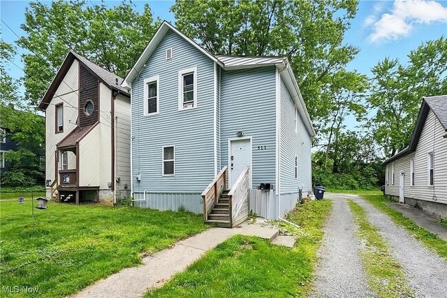 Building Photo - 511 Crouse St