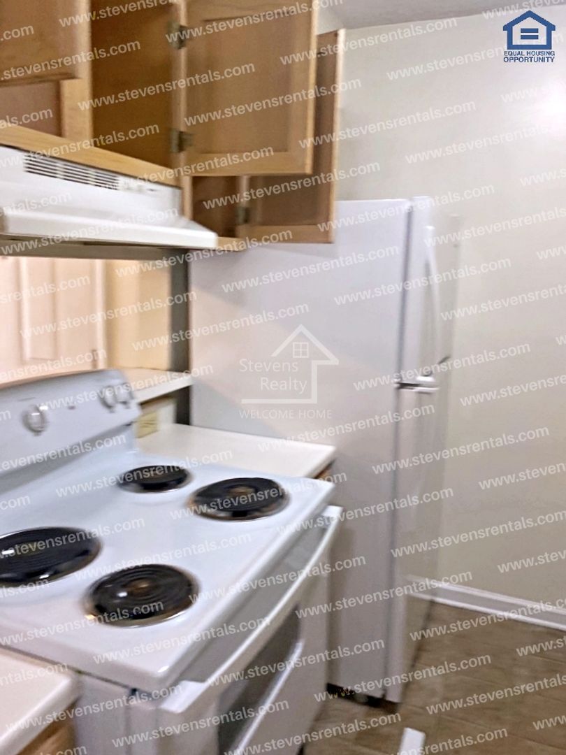 Building Photo - 430 Oriole Dr