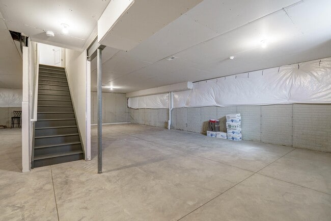 Building Photo - 8139 Wolf Path Dr