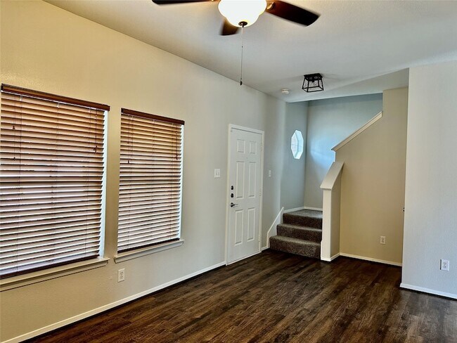 Building Photo - 3910 Mossy Pl Ln