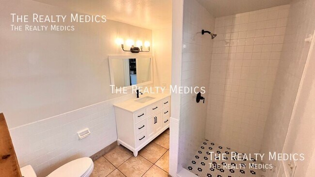 Building Photo - 1009 Alfred Dr