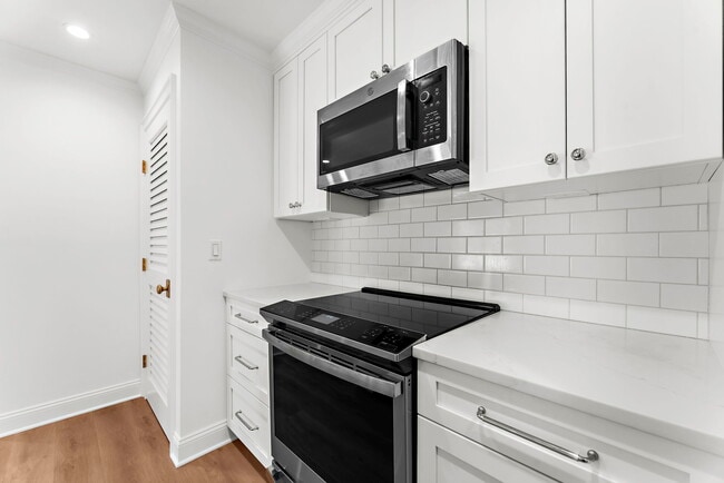 Building Photo - 1481 Center St Ext