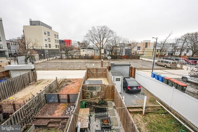 Building Photo - 731 18th St NE