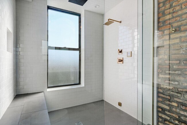 Building Photo - 06 - Mil 1371 LLC