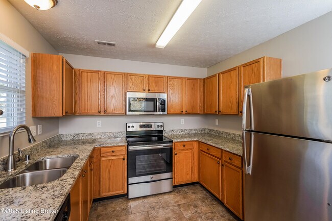 Building Photo - 6607 Hunters Creek Blvd
