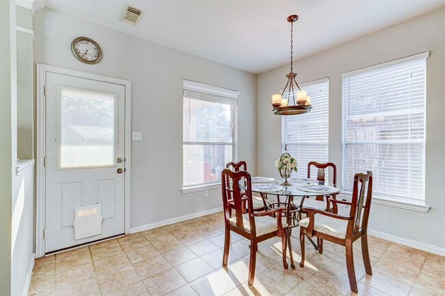 Building Photo - 8018 Prairie Sage Dr