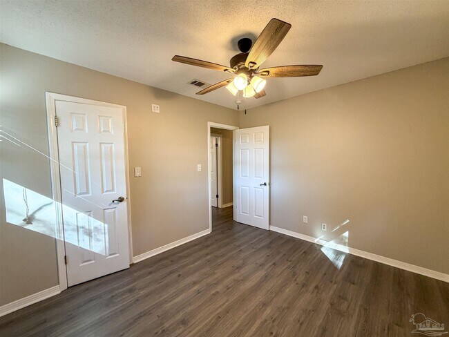 Building Photo - 1965 Brentco Rd