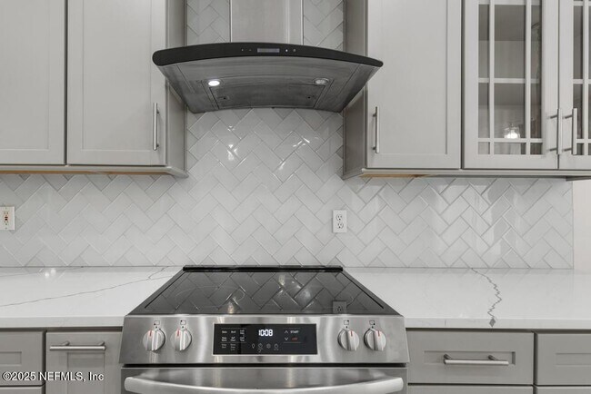 Building Photo - 744 Dewdrop Loop