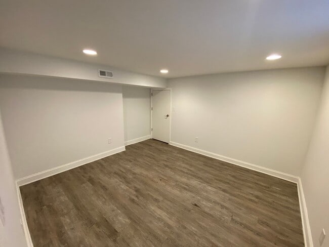 Building Photo - Neil Ave 2211-2213 TNR