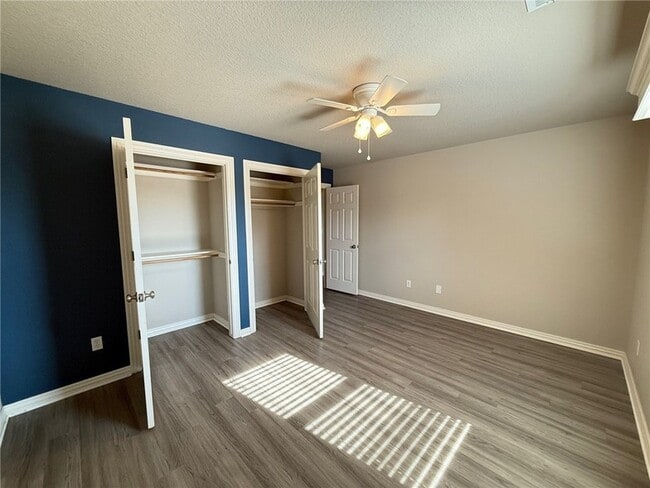 Building Photo - 1808 Lancaster Dr