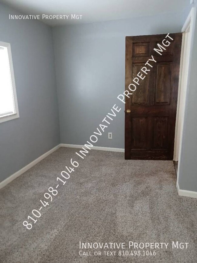 Building Photo - 1124 W Bergin Ave