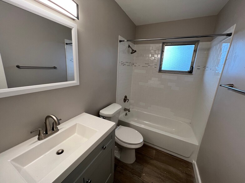 Building Photo - 1 Bed/1 Bath - Unit 16