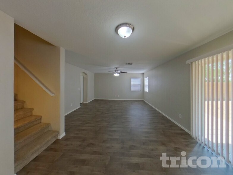 Building Photo - 4102 S 62nd Ln